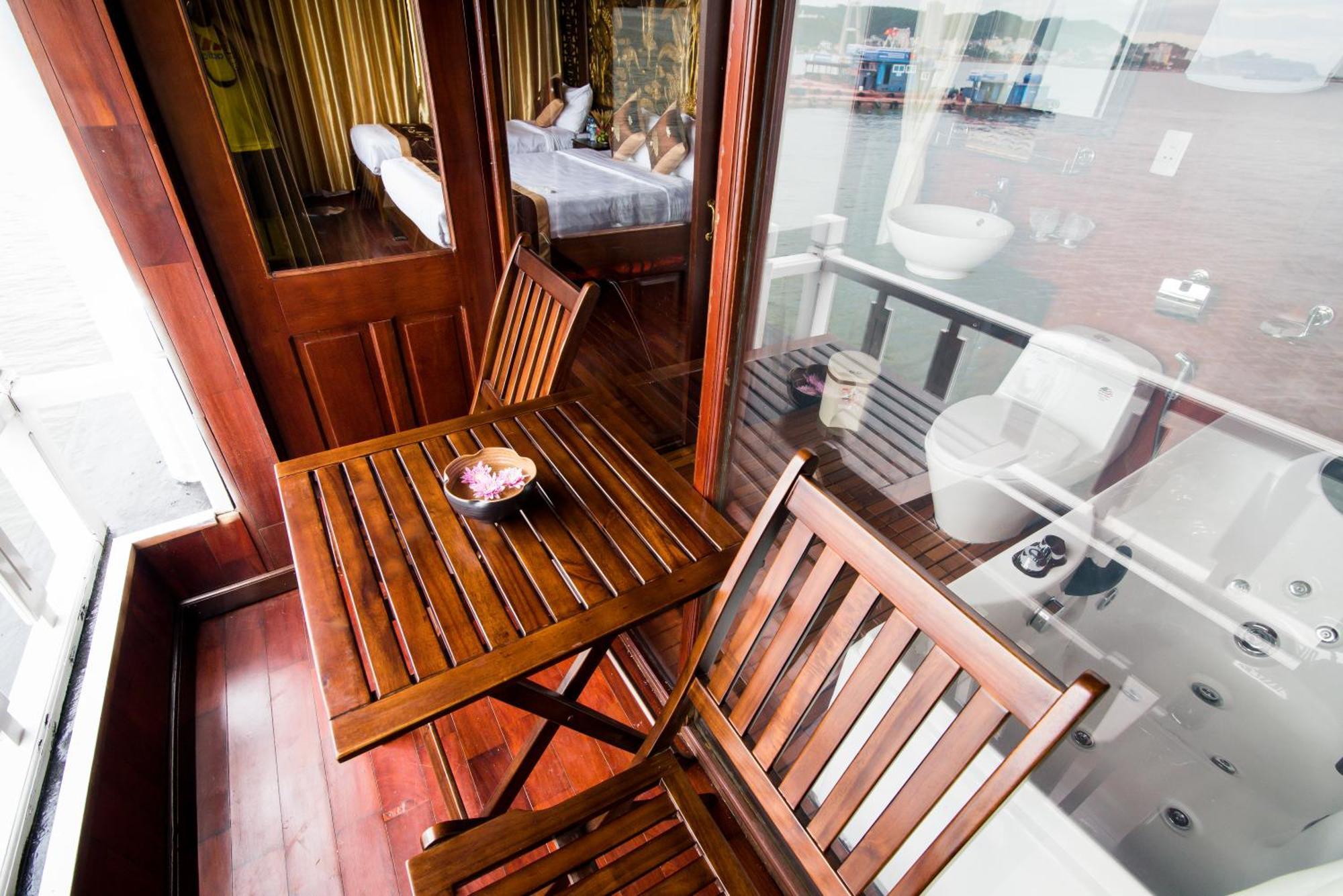 Renea Cruises Halong Hotel Ha Long Bagian luar foto