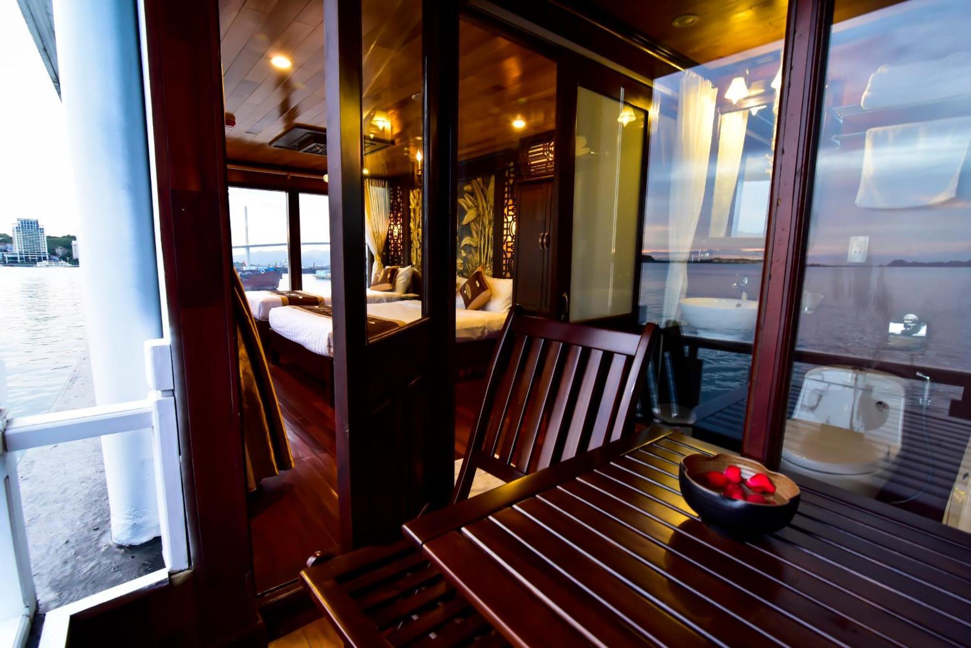 Renea Cruises Halong Hotel Ha Long Bagian luar foto
