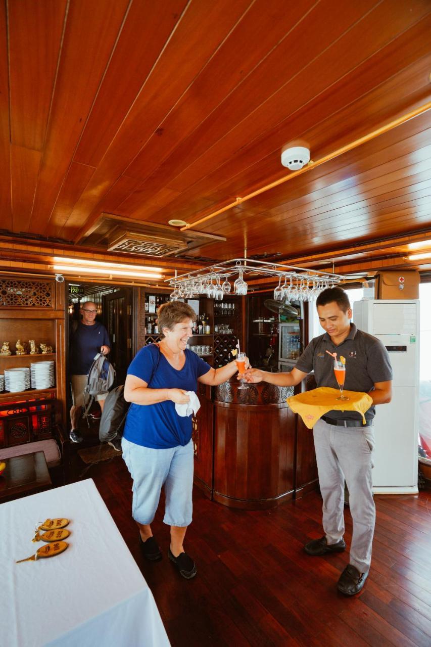Renea Cruises Halong Hotel Ha Long Bagian luar foto