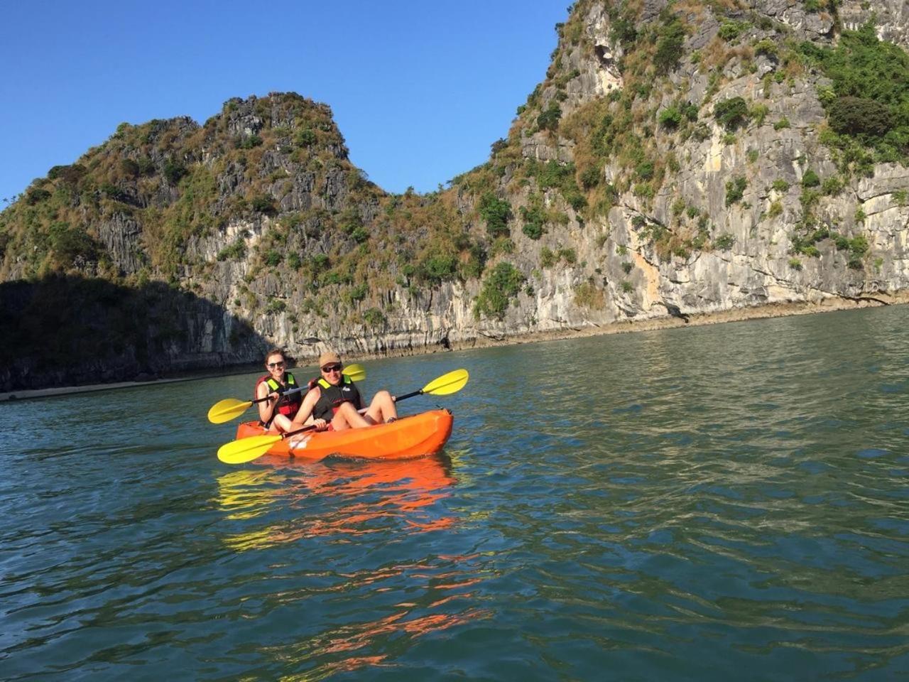 Renea Cruises Halong Hotel Ha Long Bagian luar foto