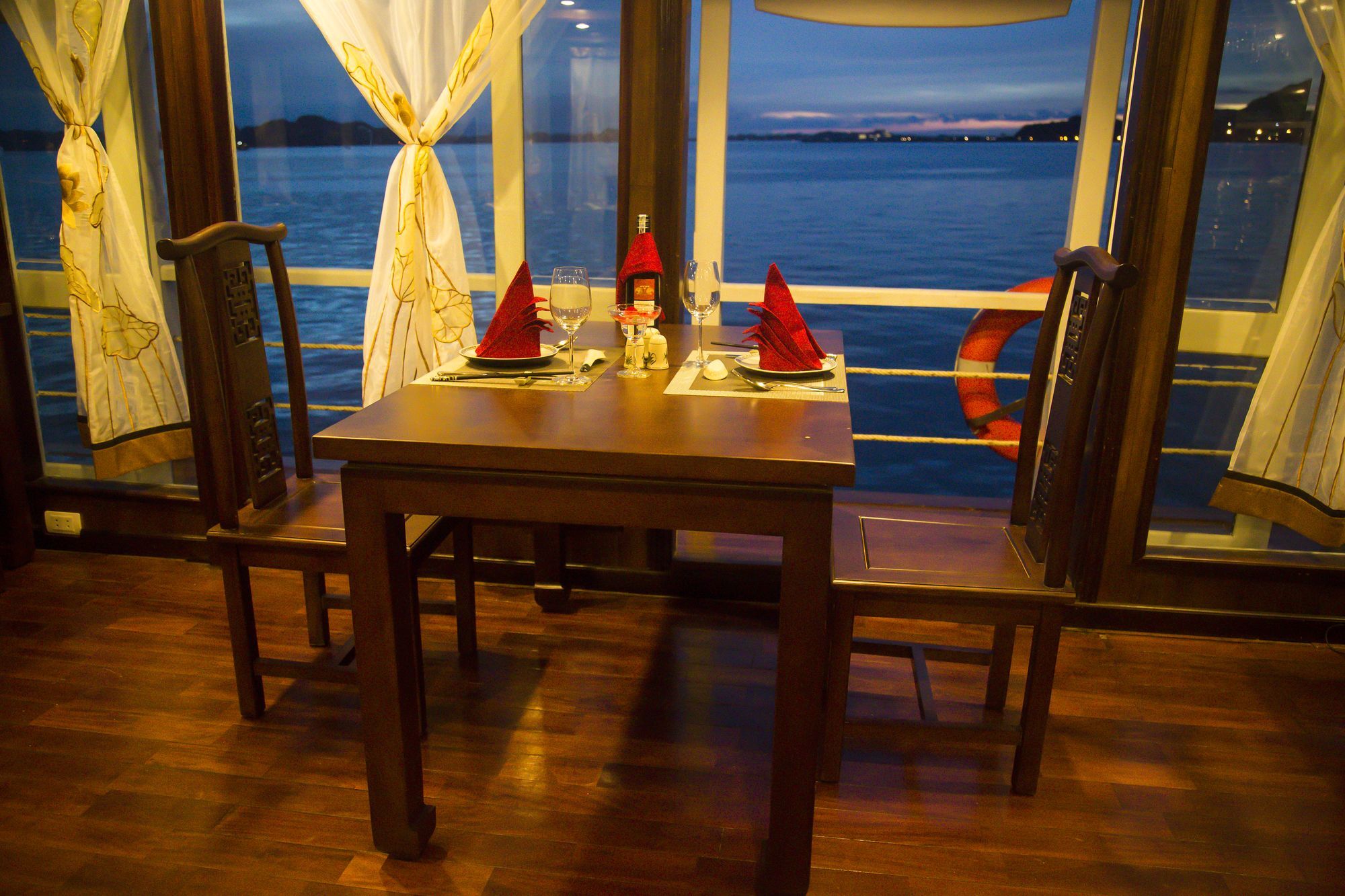Renea Cruises Halong Hotel Ha Long Bagian luar foto